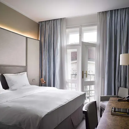 The Emblem - Preferred & 5* Praag