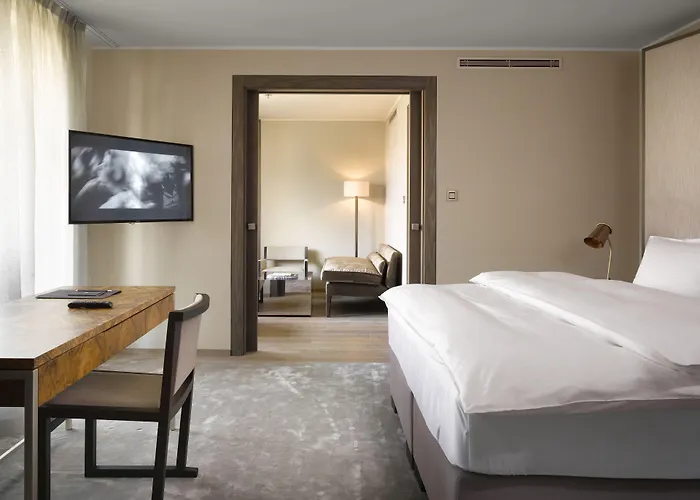 The Emblem - Preferred & Hotel Praga