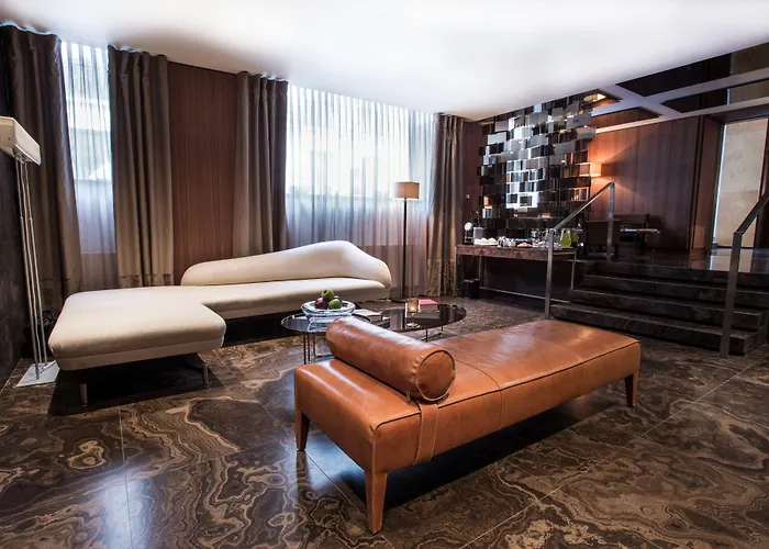 The Emblem - Preferred & Hotel