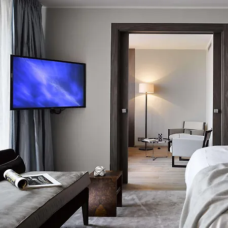 Hotel The Emblem - Preferred & Prague
