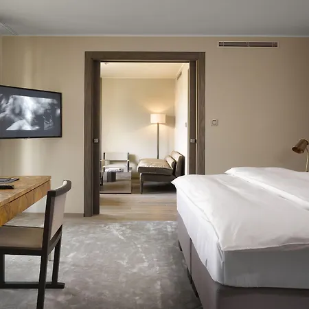 The Emblem - Preferred & Hotel Praga