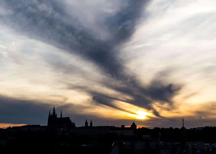 Hotel The Emblem - Preferred & 5*