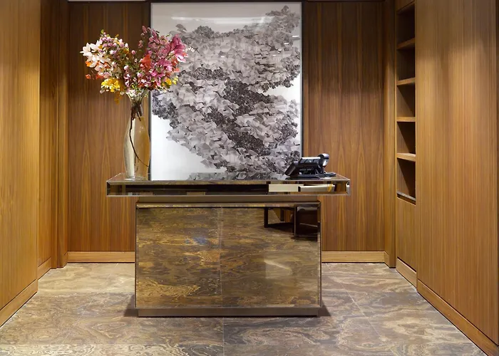 Hotel The Emblem - Preferred &